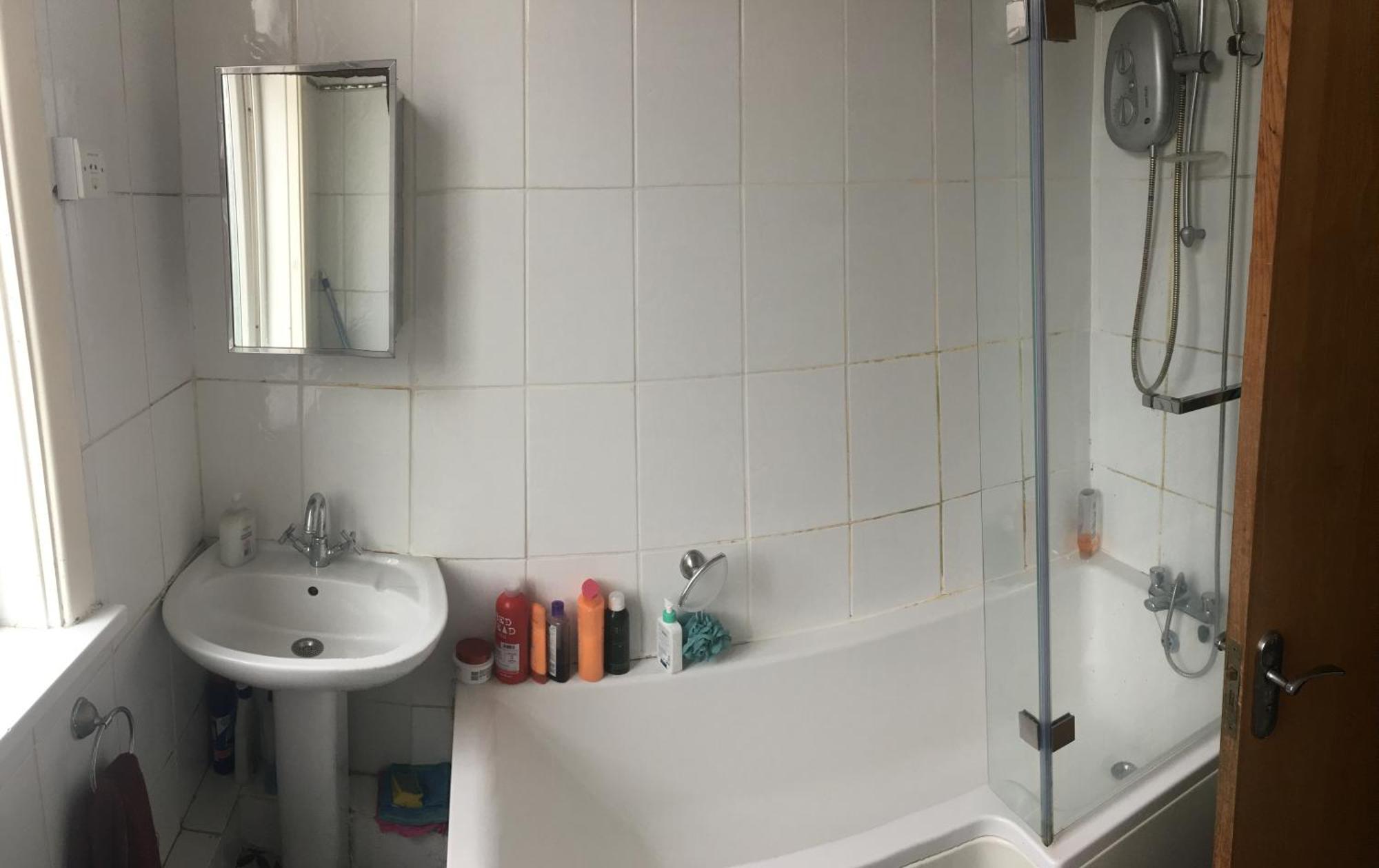 Single Room - Town & University Nearby, 24H Bus, Airport-Linked Manchester Bagian luar foto