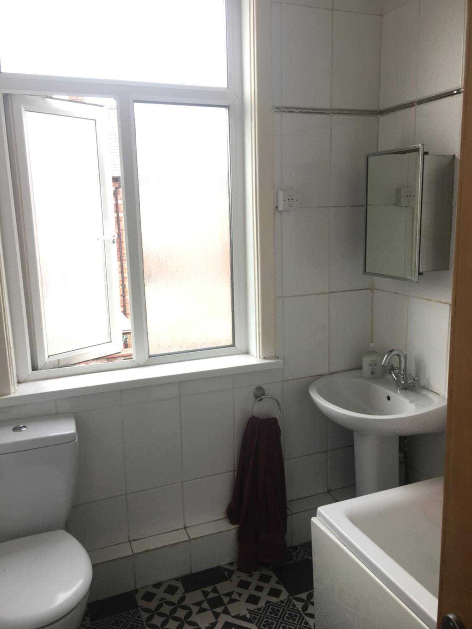 Single Room - Town & University Nearby, 24H Bus, Airport-Linked Manchester Bagian luar foto